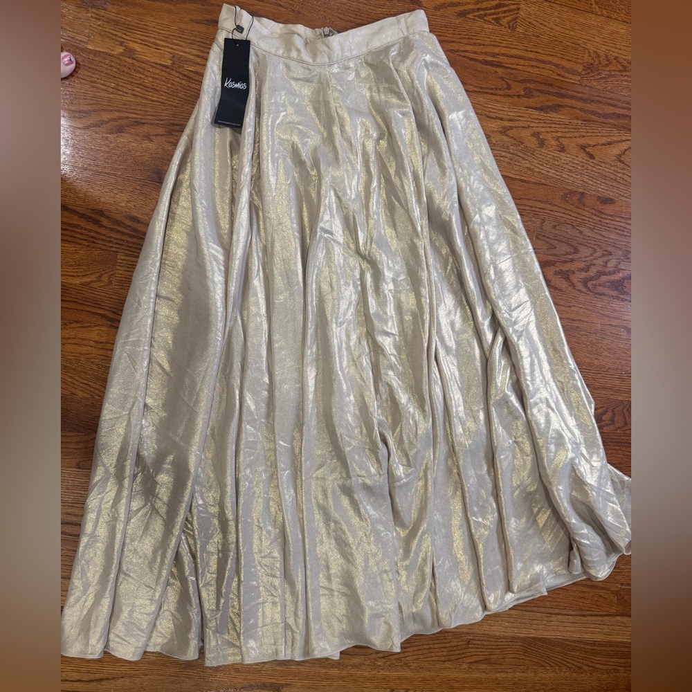 NWT Elegant Gold Women's Skirt M